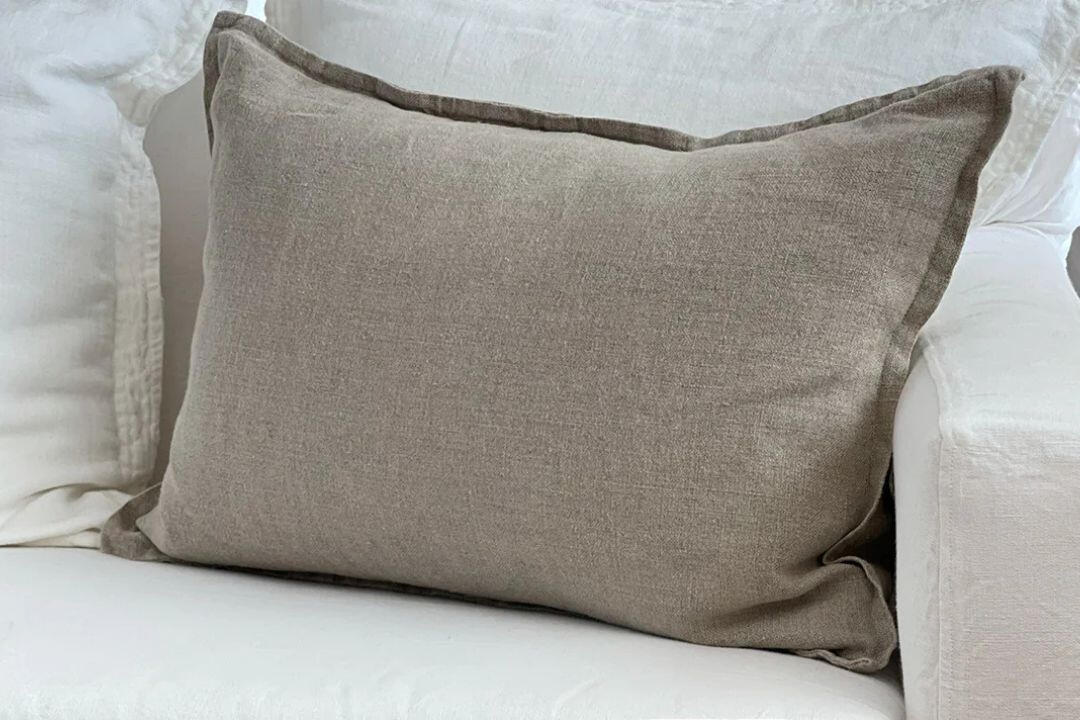 Antoinette 16&quot; x 24&quot; pillow cover